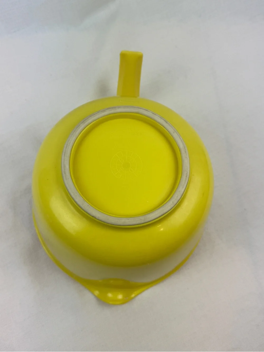 Vintage Rubbermaid 3 Quart 12 Cup yellow Grip N Mix Batter Bowl Measuring #2663